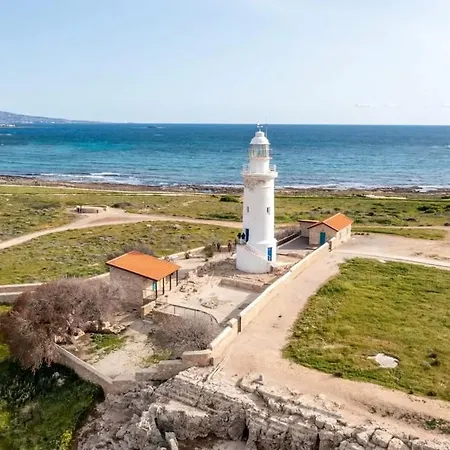 Celeste By The Sea דירה