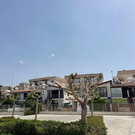 דירה Celeste By The Sea פאפוס